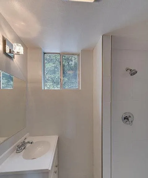 14241 Burton St — Photo 11