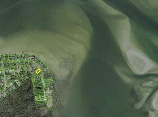 236 Riverside Dr, Sneads Ferry, NC 28460