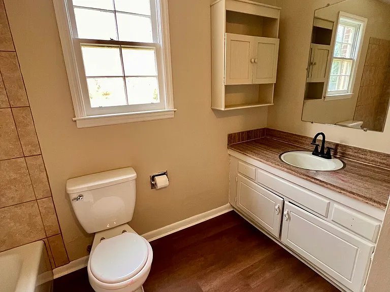 600 Brooks Rd — Photo 31