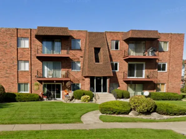 5704 128th St #3B, Crestwood, IL 60418