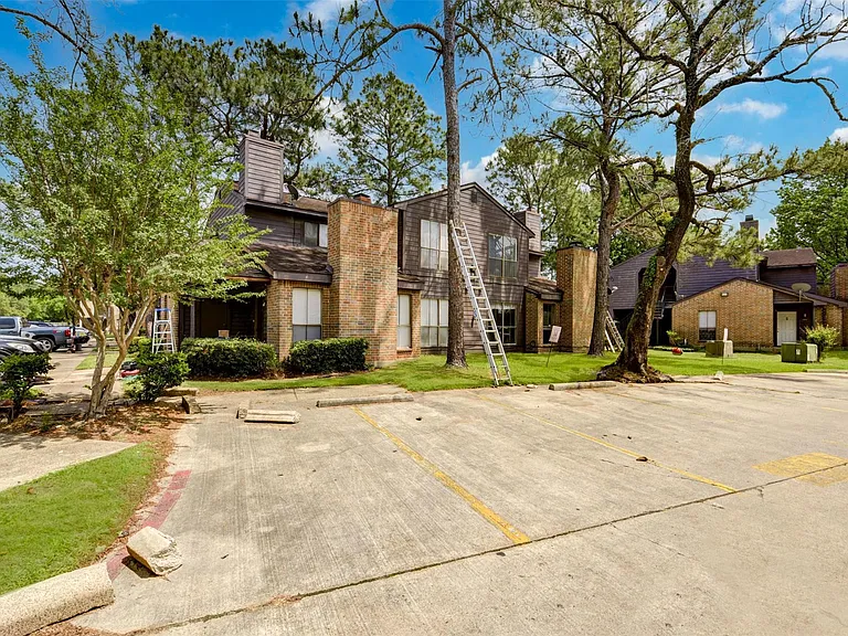 7200 W T C Jester Blvd #904 — Photo 31