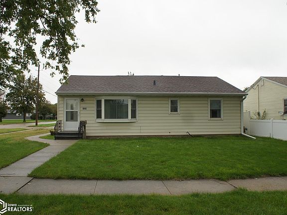 2nd image of 1229 Betsy Ln