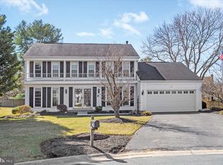 10 Founders Mill Ct, Rockville, MD 20855