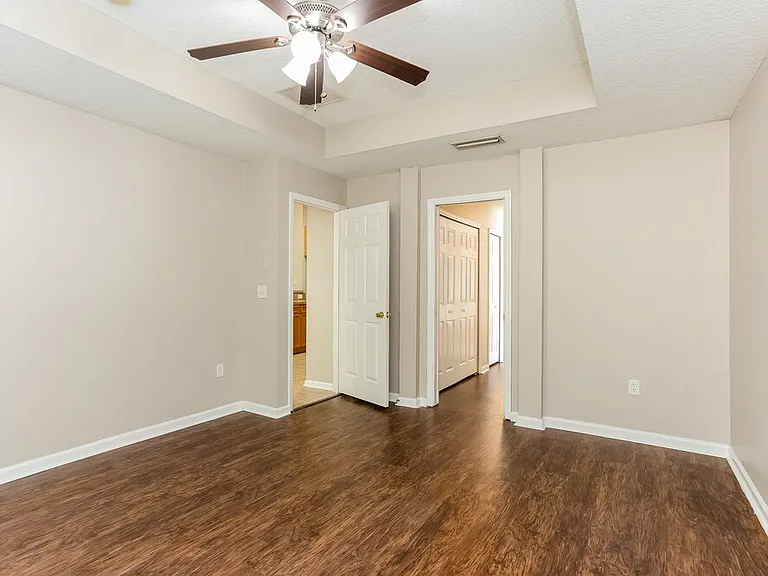 667 Bonaparte Dr — Photo 10