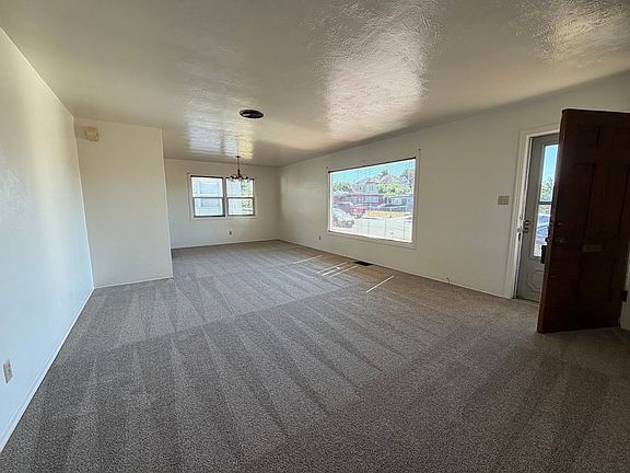 2nd image of 2231 Pine St