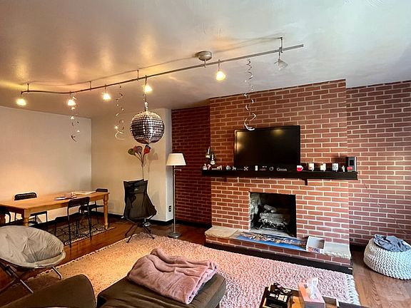 3rd image of 49 S 11th St #49
