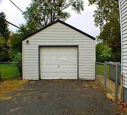 3rd image of 286 Kessler St