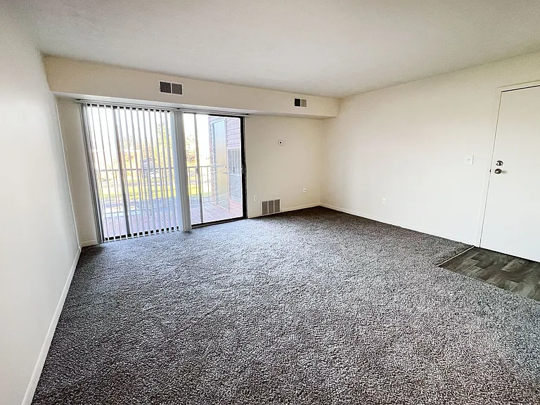 Four Worlds Apartments — Photo 77