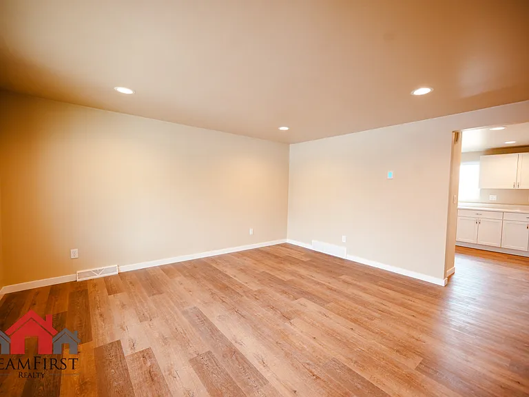 2022 Terry Ln — Photo 4