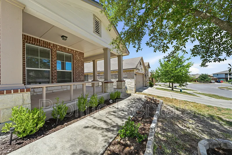 3 bed, 2.0 bath, 1415 sqft, $1,550 — Photo 4