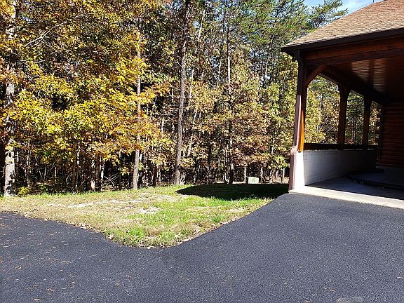 5th image of 120 Quail Hollow Dr
