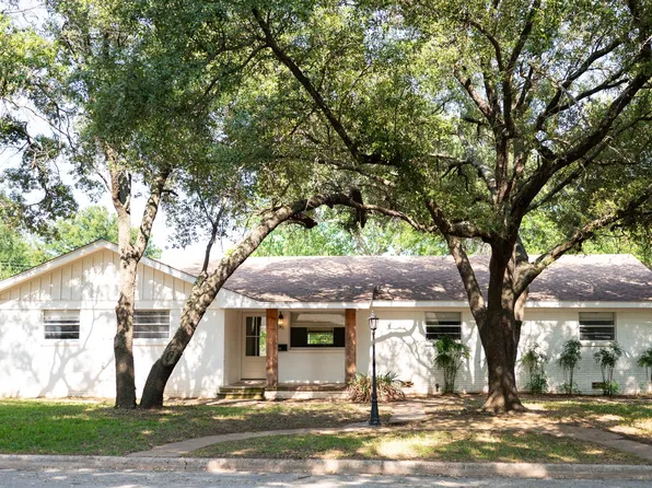 408 N Glenn St, Henrietta, TX 76365