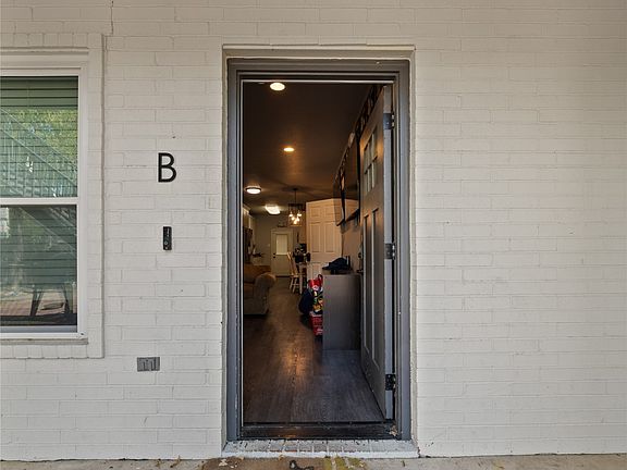 3rd image of 1218 Wood Ave