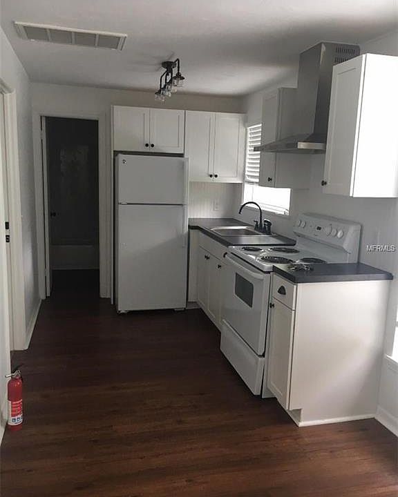 2nd image of 209 W Wisconsin Ave #D
