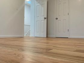 9504 Woodhaven Ct, Ozone Park, NY