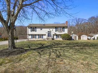 366 N Wheaton Ave, Seekonk, MA 02771