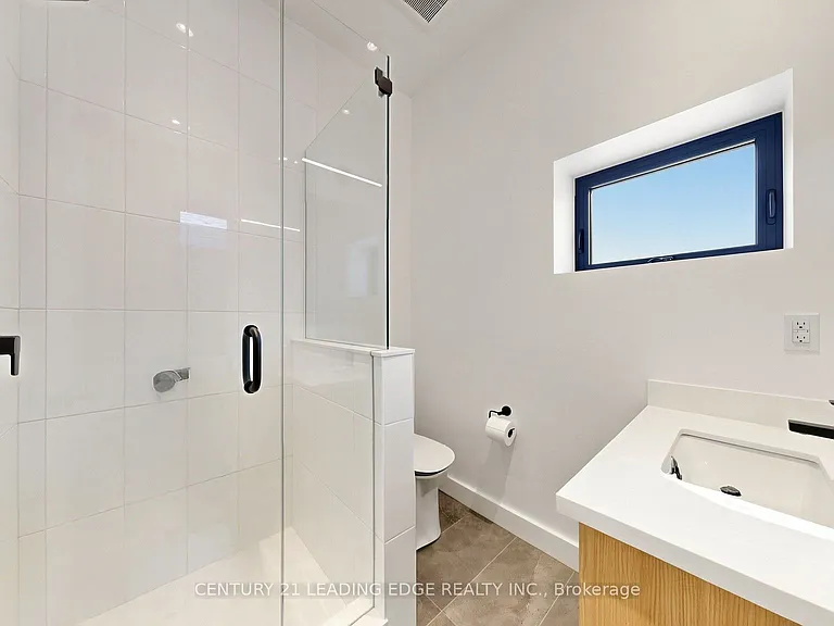679 Woodbine Ave E #2 — Photo 23