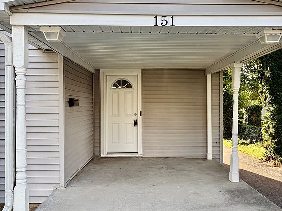 4th image of 151 Breckenridge St