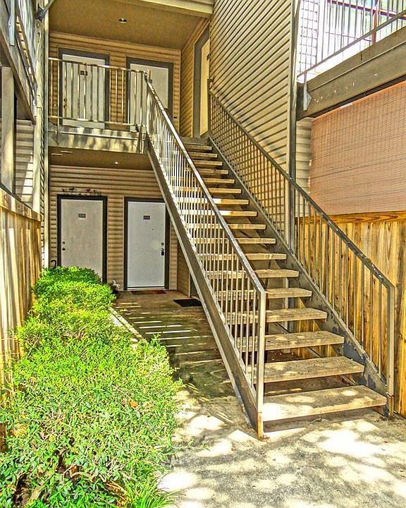1st image of 9707 Richmond Ave APT 131