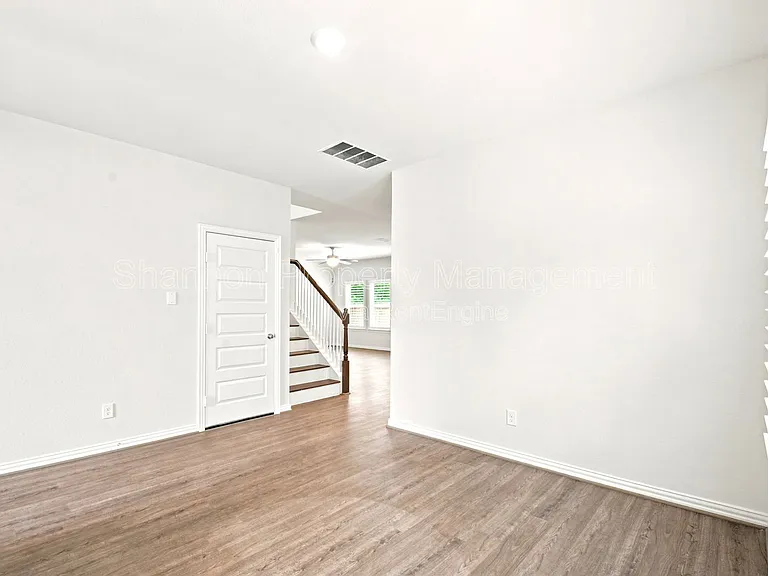 1202 Vilamoura Ct — Photo 10