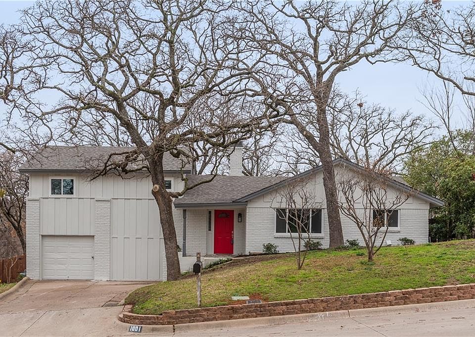 1st image of 1001 Wade Dr