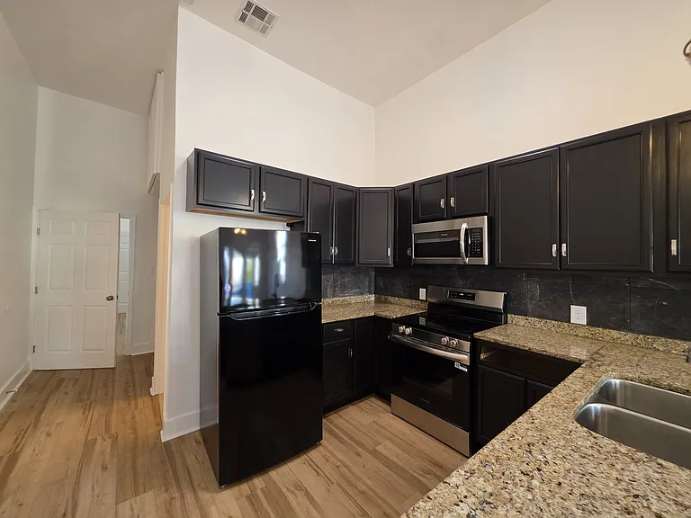 2624 Palmyra St #2624 — Photo 7