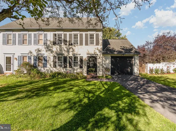 1629 Colchester Dr, Lancaster, PA 17603