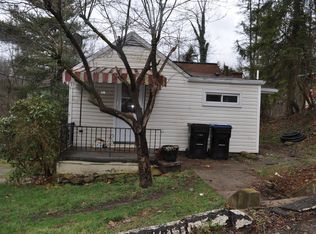 105 Legrogan Dr, Pittsburgh, PA 15237