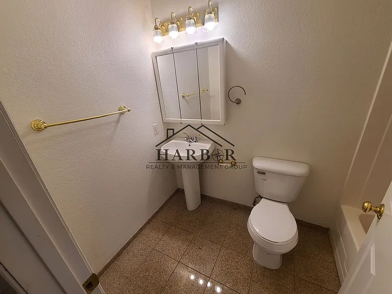 275 N Pine St #3B — Photo 13