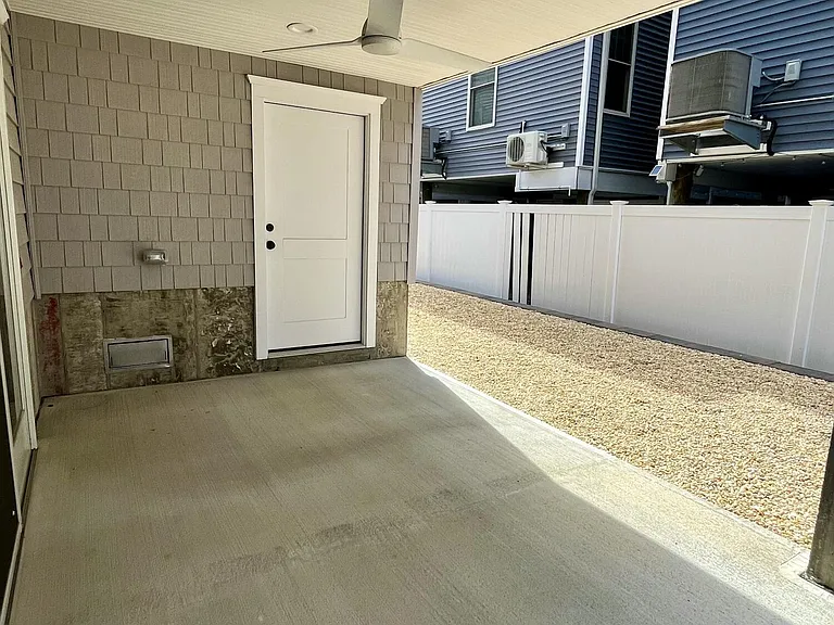 127 Dewey Dr — Photo 31