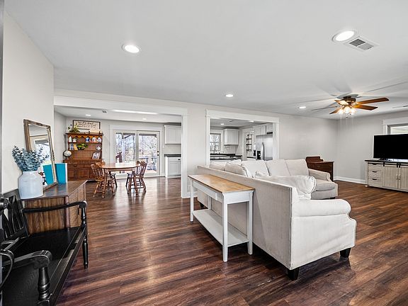 4th image of 8956 Palmyra Rd