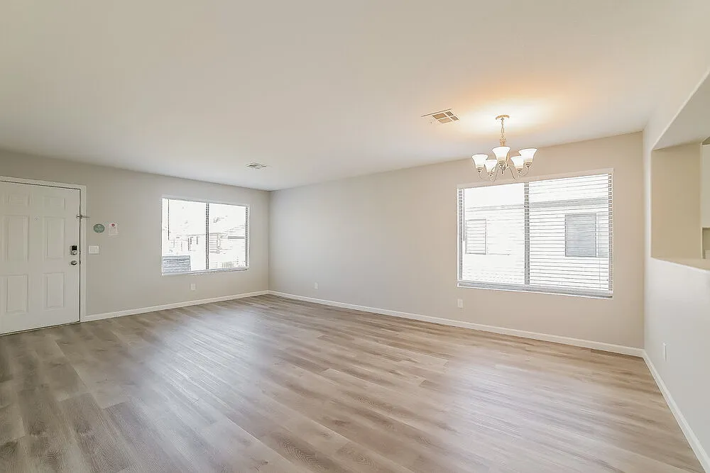 3 bed, 2.0 bath, 1199 sqft, $1,905 — Photo 4