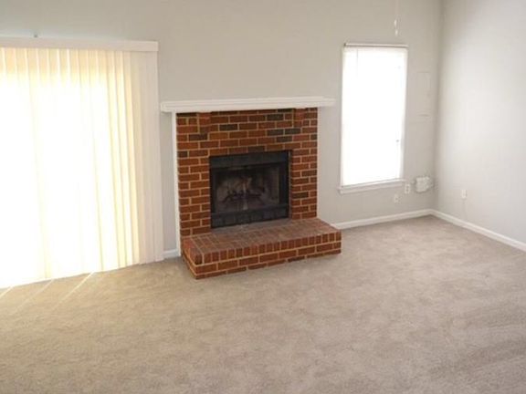 3rd image of 230 Mannings Ln