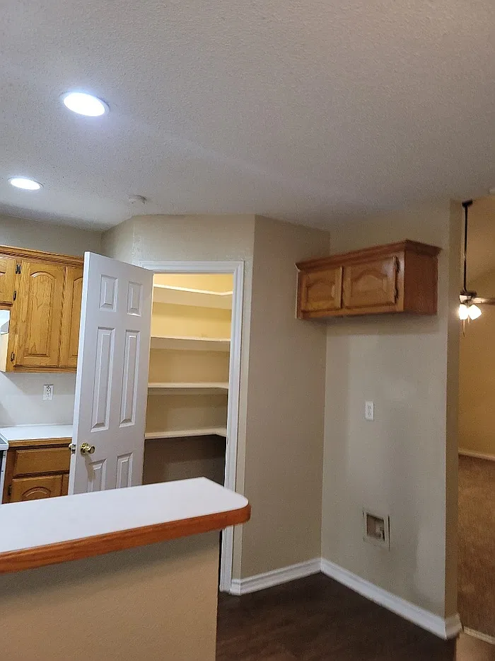 3 bed, 2.0 bath, 1560 sqft, $1,950 — Photo 4