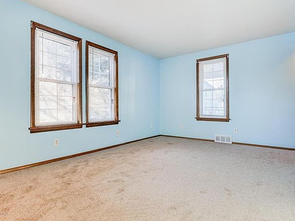 5th image of 34 Monmouth Ave