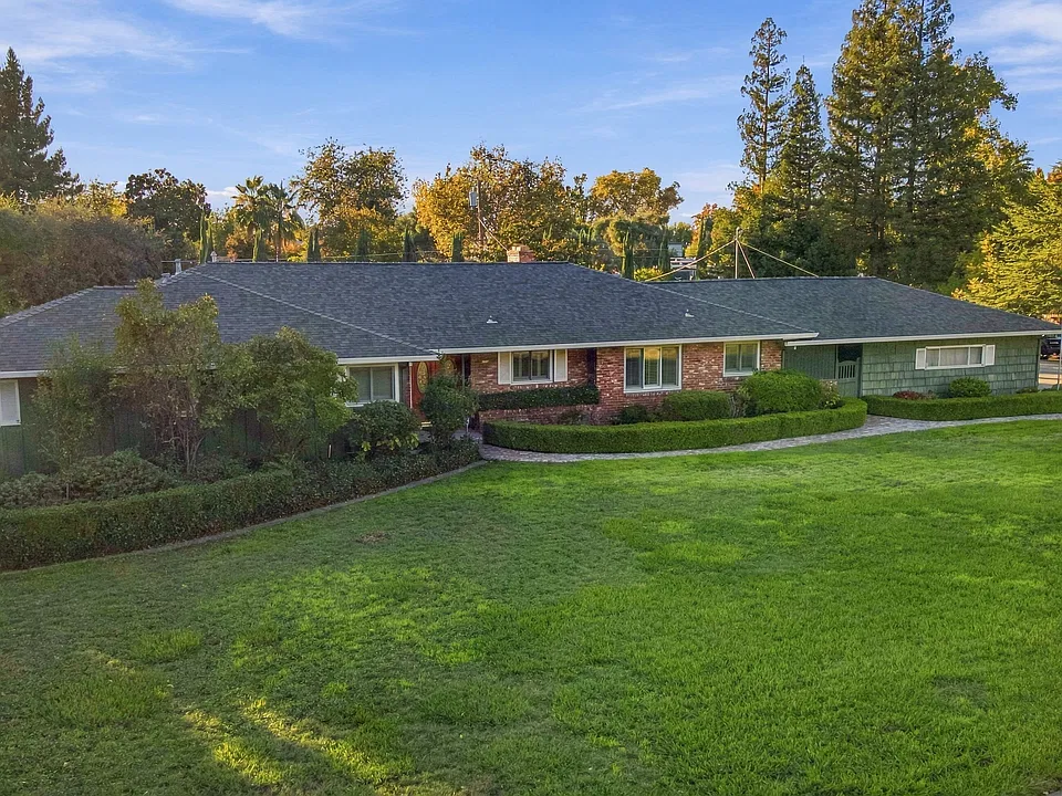 2811 Lacy Ln