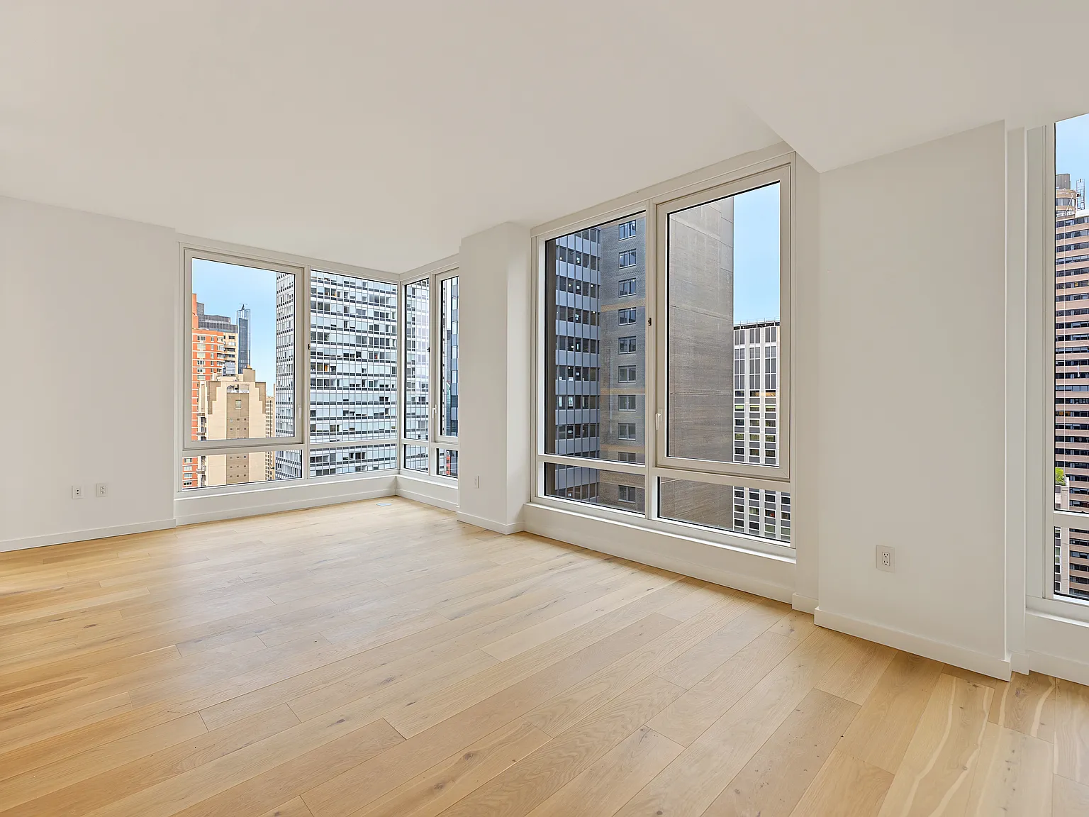 135 East 47th Street — Photo 2