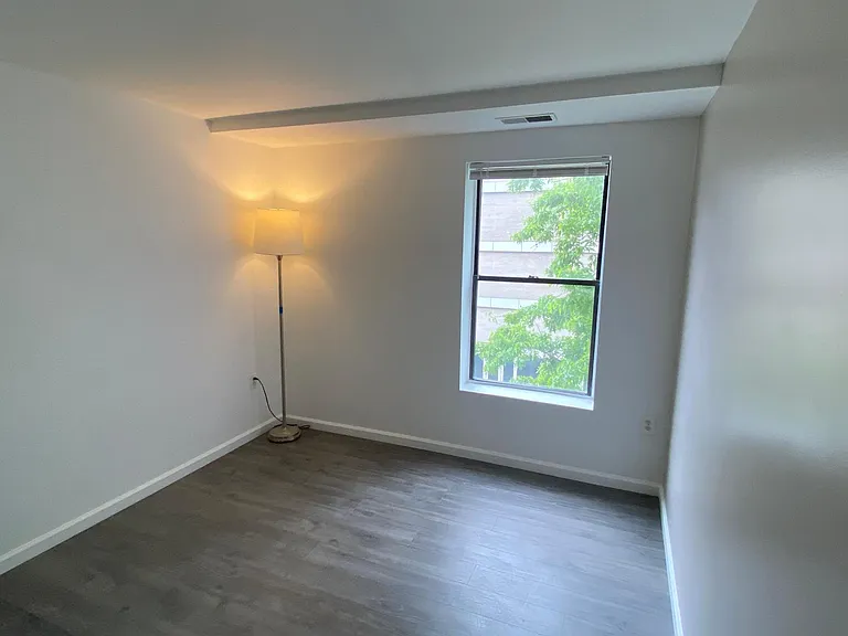 900 M St NW #302 — Photo 11