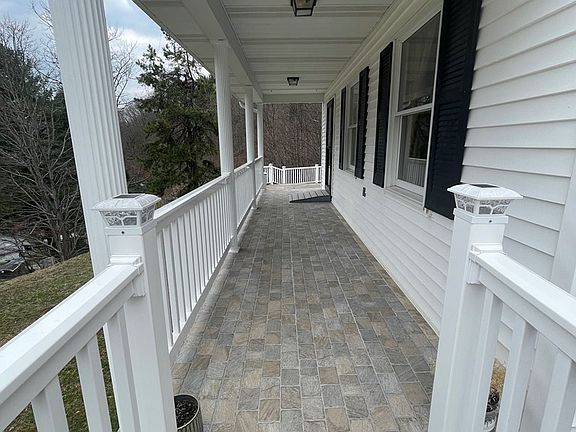 5th image of 1977 Combs Ridge Rd