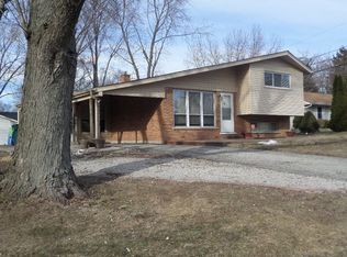 309 Davis Rd, Batavia, IL 60510