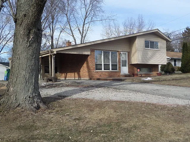 309 Davis Rd photo 1