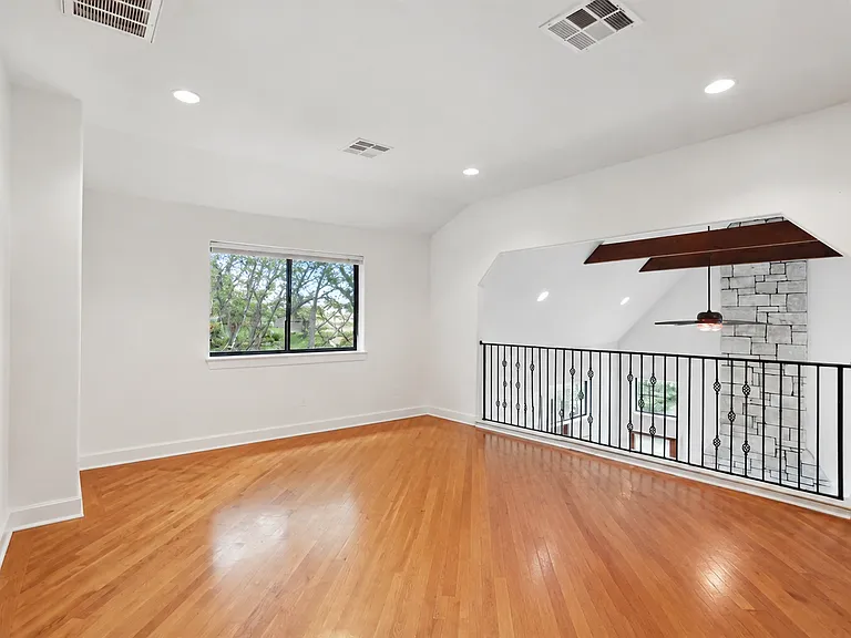 2309 Kinney Rd — Photo 12