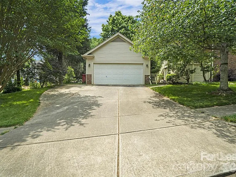 112 McConnell Dr — Photo 7
