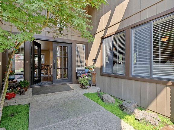 3rd image of 701 Atherton Dr