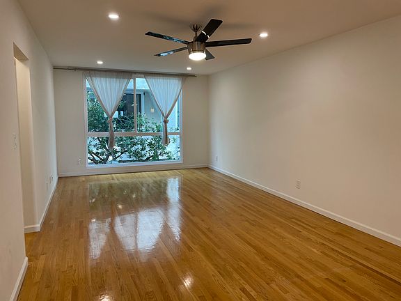 3rd image of 311 Montana Ave APT 204