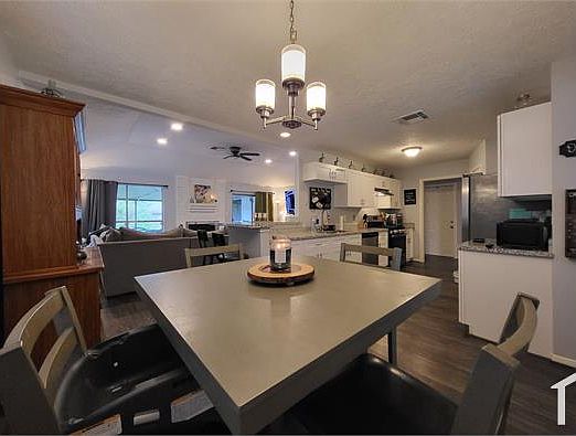 5th image of 9406 Walnut Glen Dr