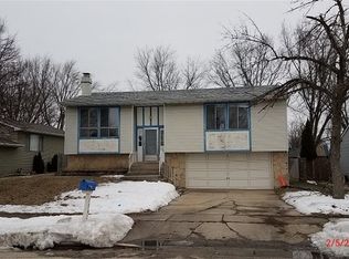 1142 Sebring Dr, Elgin, IL 60120