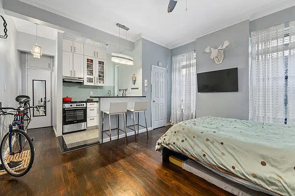 Rented by Douglas Elliman | media 6