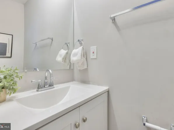 216 N Chester St, Baltimore, MD 21231