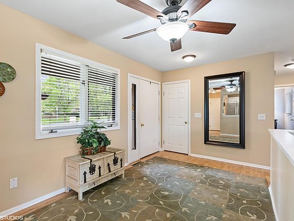 2nd image of 826 Shakespeare Dr